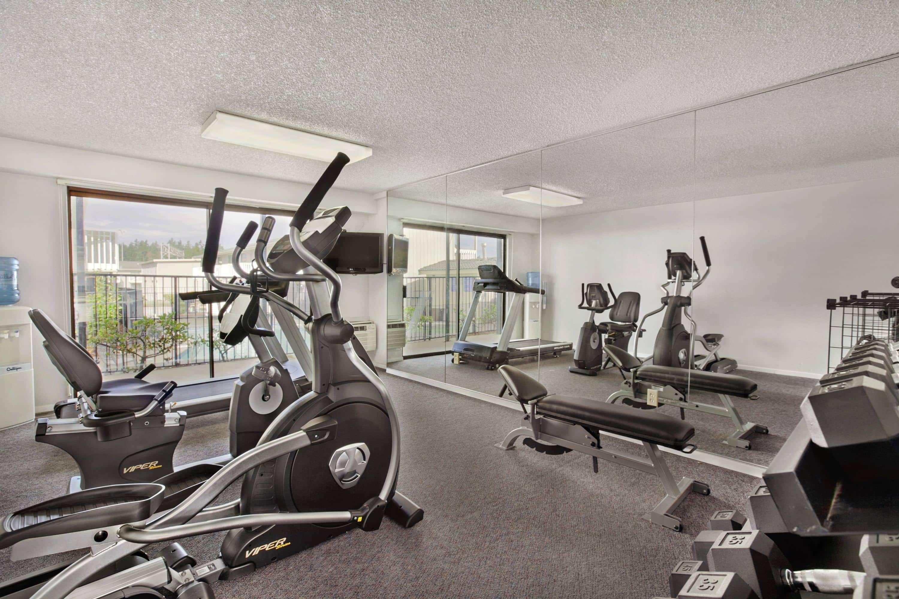 South Tacoma Suites Bagian luar foto