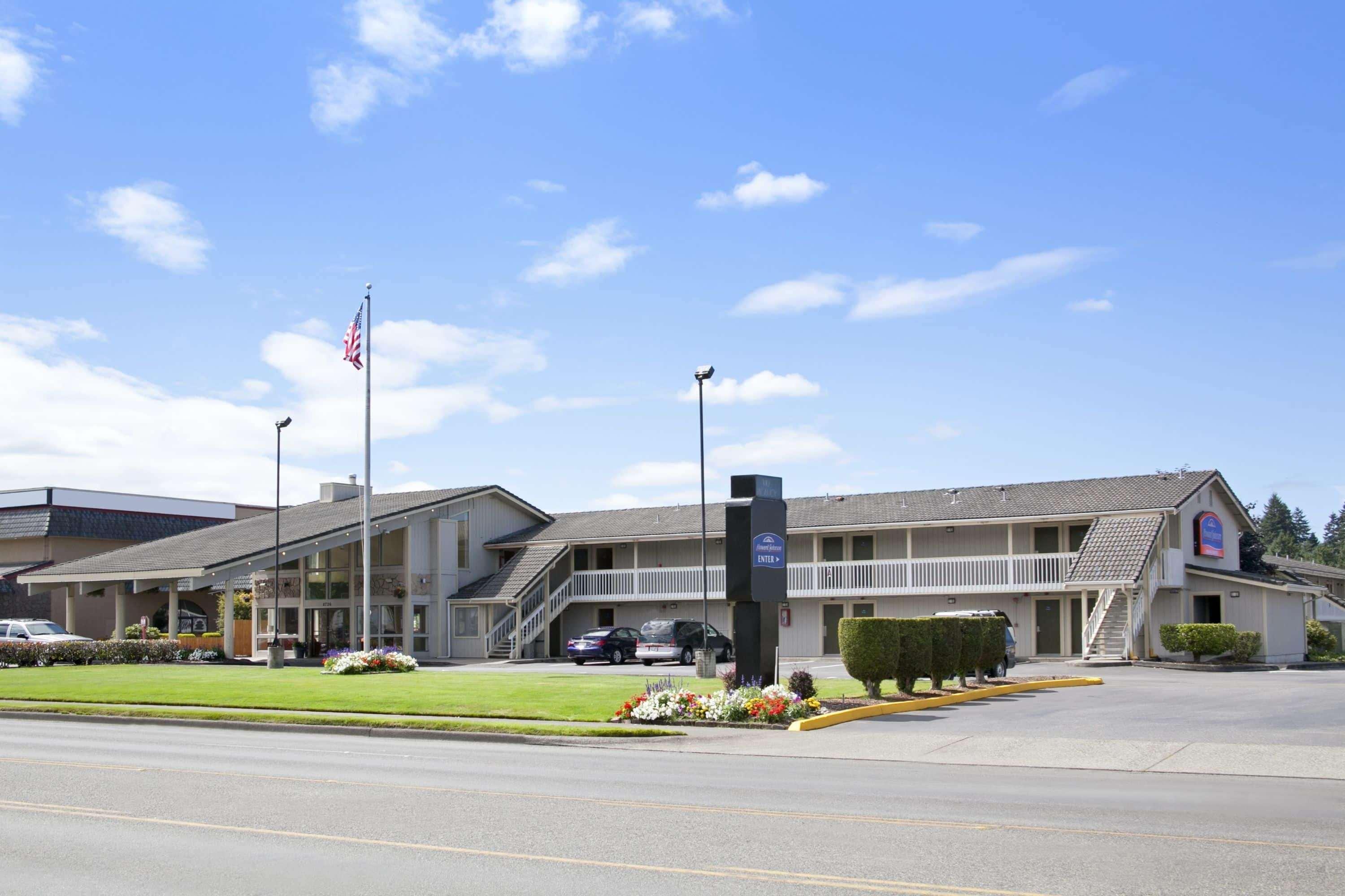 South Tacoma Suites Bagian luar foto