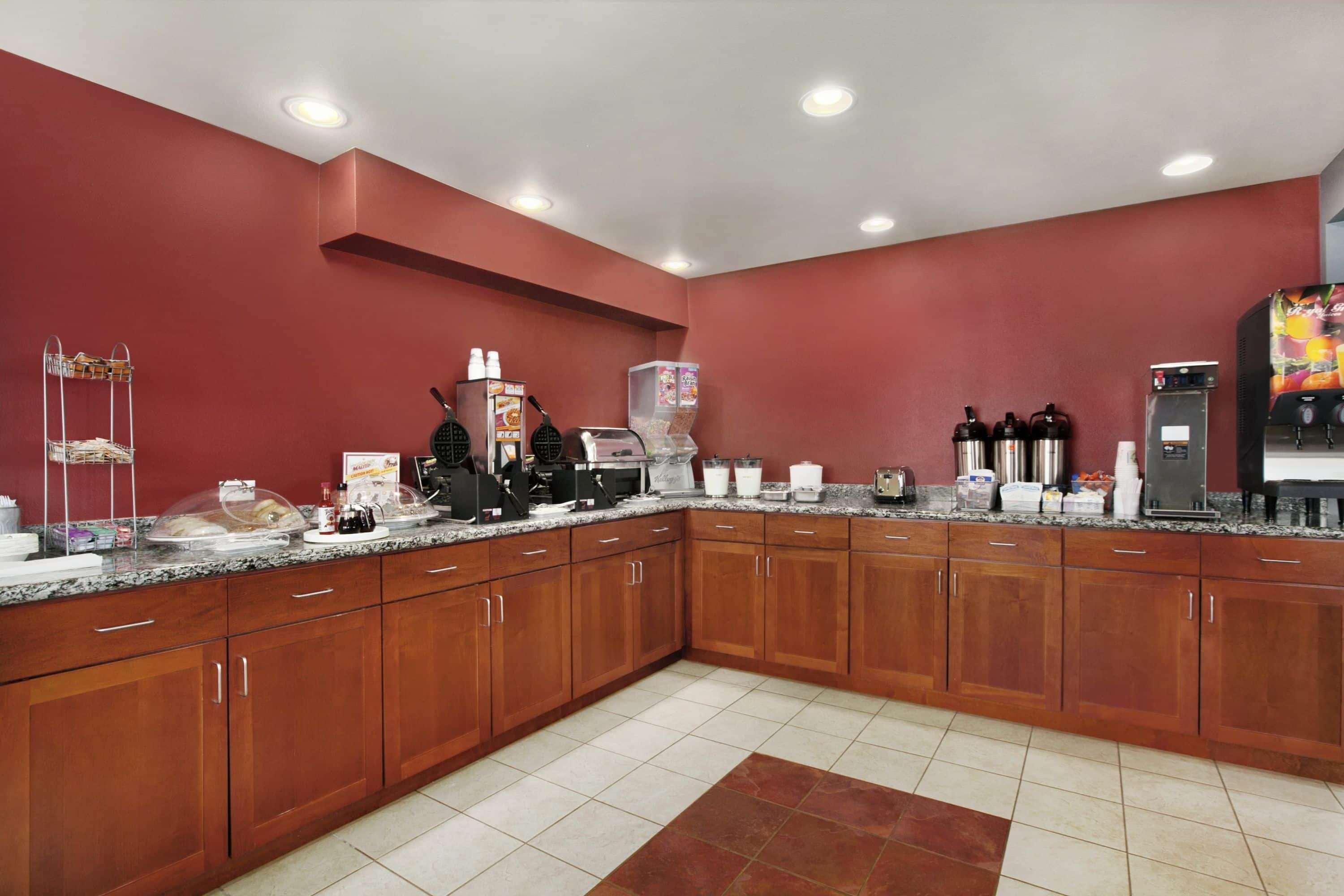 South Tacoma Suites Bagian luar foto