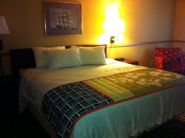 South Tacoma Suites Ruang foto